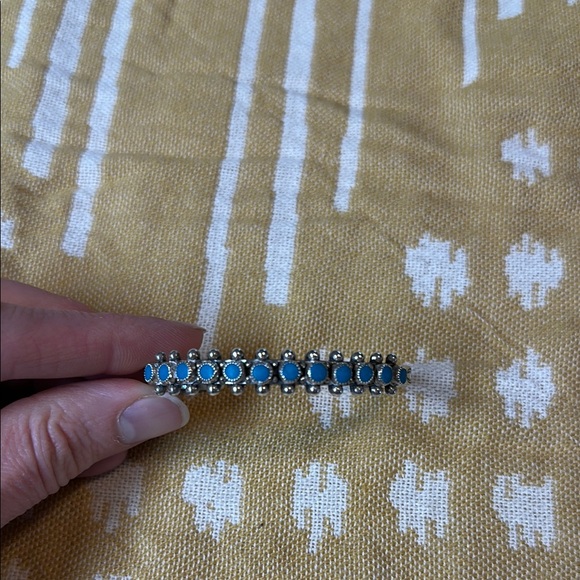 Vintage Southwestern Native American Style Turquoise and Silver Bracelet